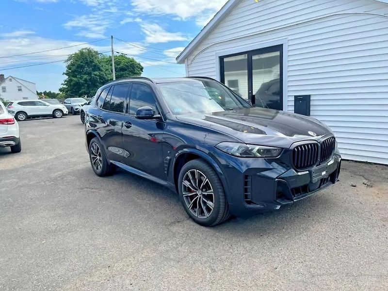 BMW X5 (2024) Auto na cestě - fotka 4 z 15