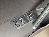 Volkswagen Golf (2018) 2.0 TDi, Highline, LED - náhled 13
