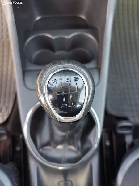 Škoda Fabia (2012) - fotka 33 z 37