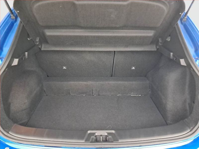 Nissan Qashqai (2021) 1.3 DIG-T - fotka 13 z 20