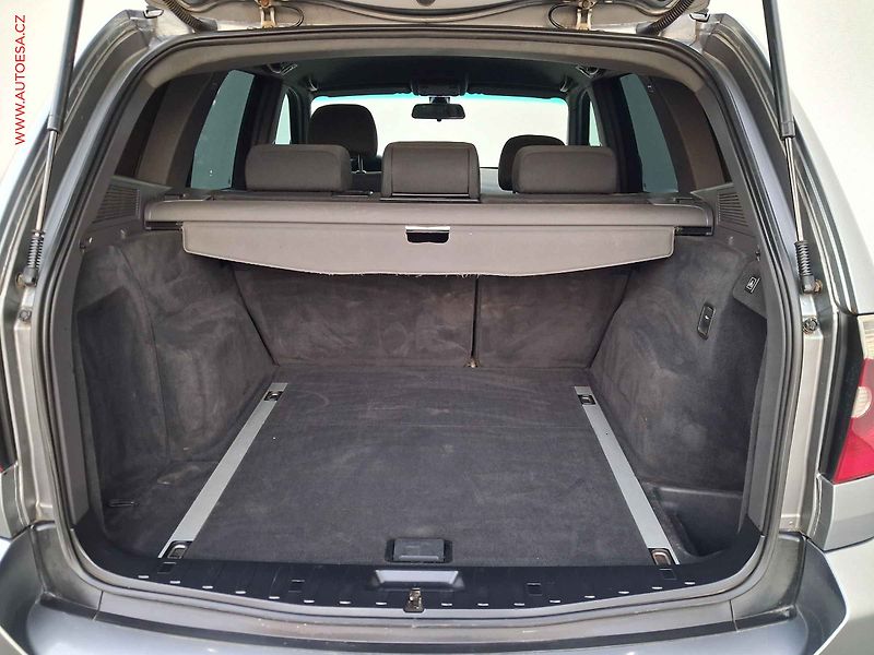 BMW X3 (2005) 3.0d xDrive, ČR, AT, xenon - fotka 7 z 17