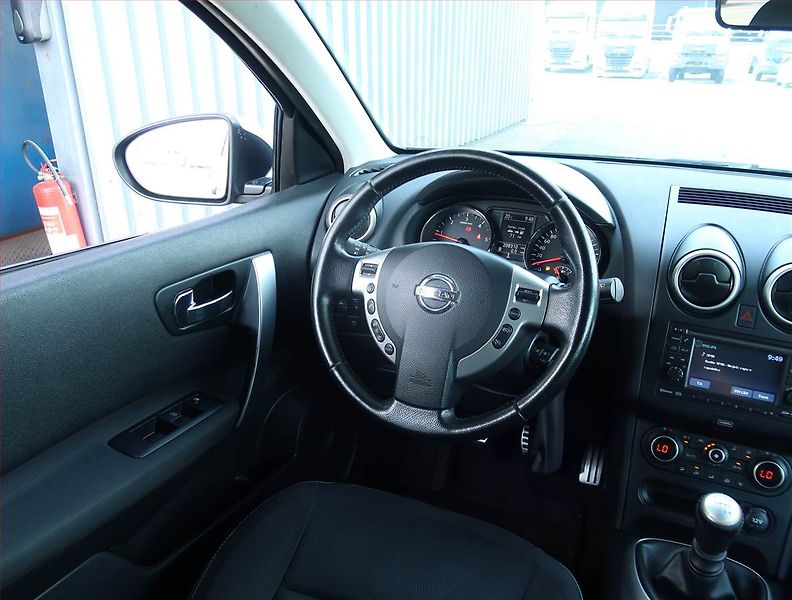 Nissan Qashqai (2012) 1.5 dCi, Tempomat - fotka 7 z 21