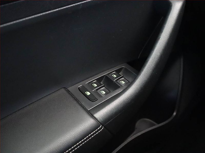 Škoda Rapid (2019) 1.0 TSI, Park. senzory - fotka 12 z 12