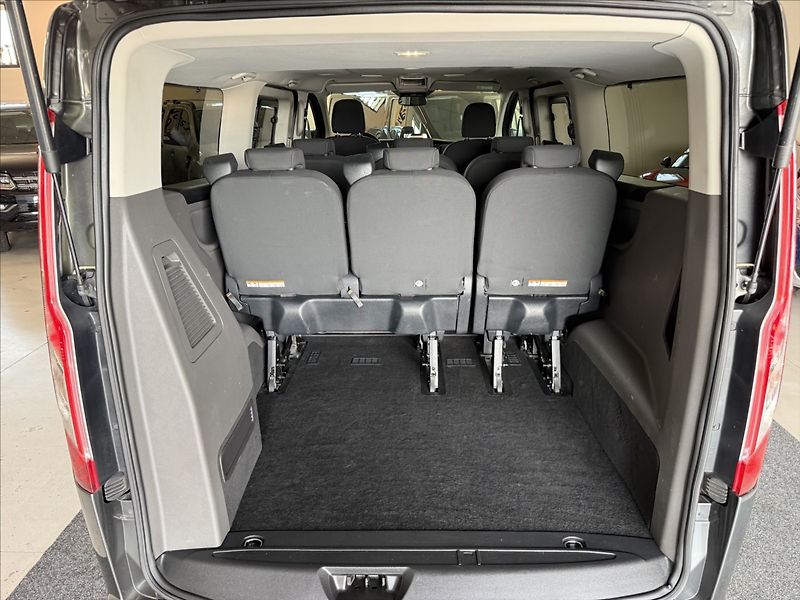 Ford Tourneo Custom 2,0 Long,96kW,po servisu - fotka 17 z 30