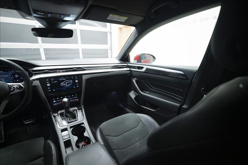 Volkswagen Arteon 2,0 TDI DSG R-LINE 1. MAJ ČR - fotka 11 z 36