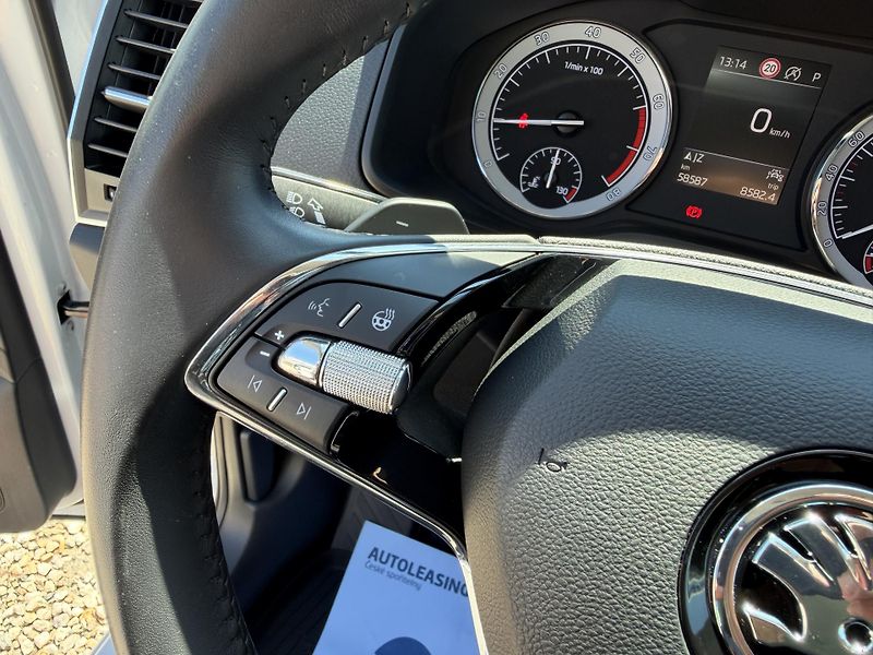 Škoda Karoq 1,5 TSi/110kW DSG - STYLE,TZ,. - fotka 17 z 88