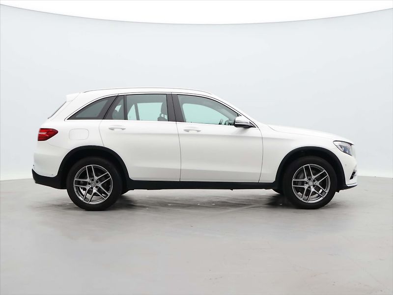 Mercedes-Benz GLC 2,1 220d 125kW AMG 4Matic CZ - fotka 8 z 33