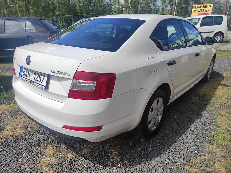 Škoda Octavia 1.6 TDI 66kW Active - fotka 5 z 22