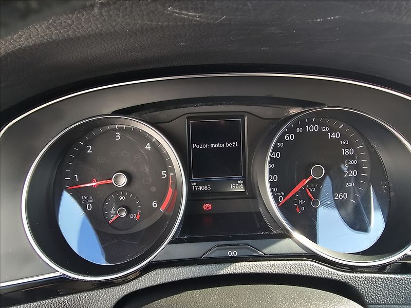 Volkswagen Passat B8 2,0TDi110KW COMFORTLINE - fotka 16 z 49