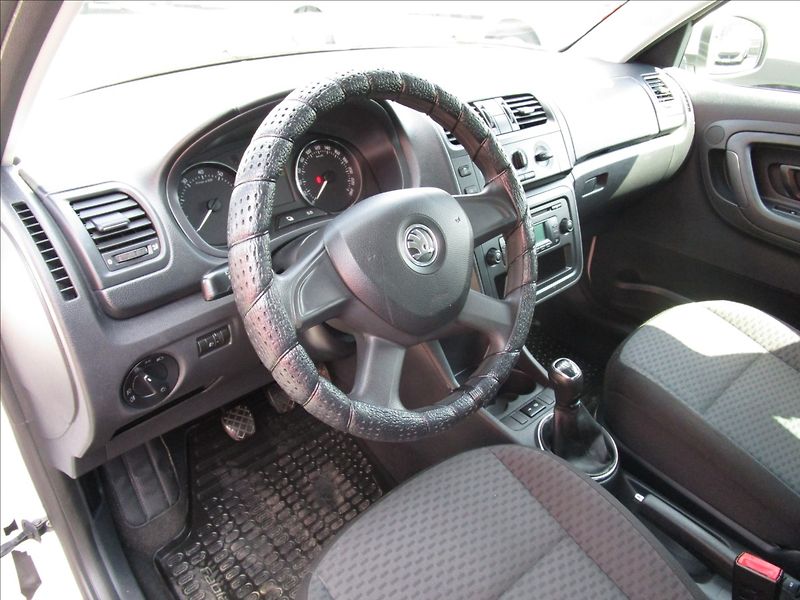 Škoda Fabia Combi 1.2i 12V Ambiente, Klima - fotka 11 z 41