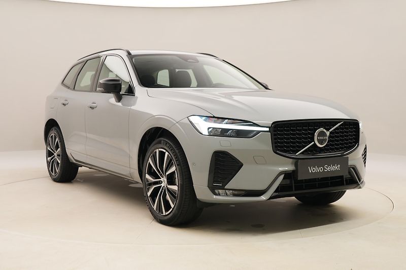 Volvo XC60 B5 AWD DARK ULTIMATE AUT CZ - fotka 14 z 60