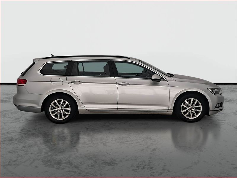 Volkswagen Passat (2017) 2.0 TDI, Serv.kniha, Navi - fotka 6 z 16