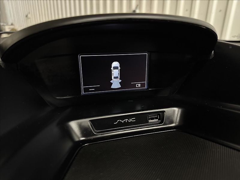 Ford Kuga 1.5EB 110kW TITANIUM 2XALU - fotka 23 z 36