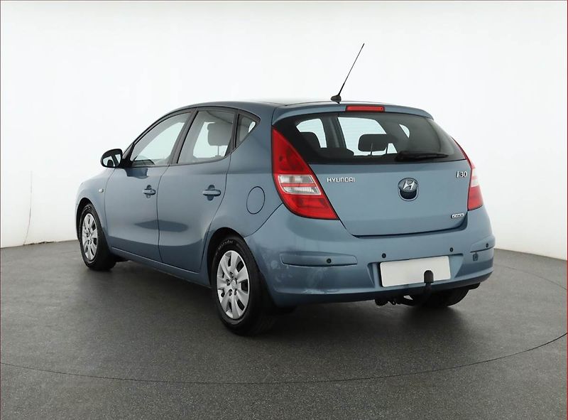 Hyundai i30 (2008) 1.6 CRDi, po STK, Tažné - fotka 4 z 13