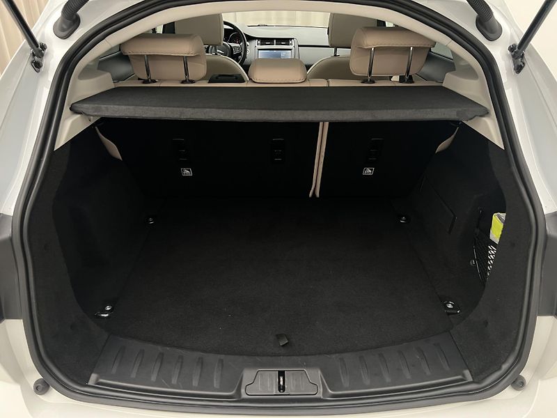 Jaguar E-Pace P250 AWD AUT - fotka 5 z 44