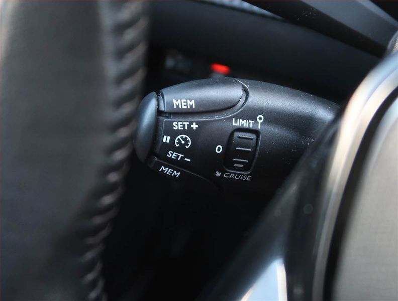 Peugeot 208 (2020) 1.2 PureTech, Serv.kniha - fotka 16 z 21