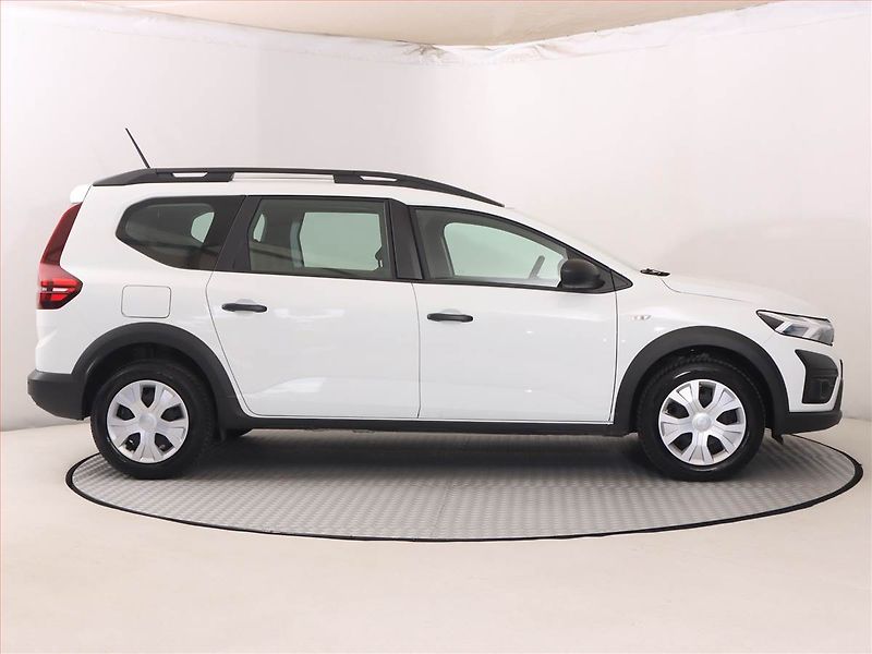 Dacia Jogger (2025) 1.0 TCe, 7 míst, Serv.kniha - fotka 6 z 18