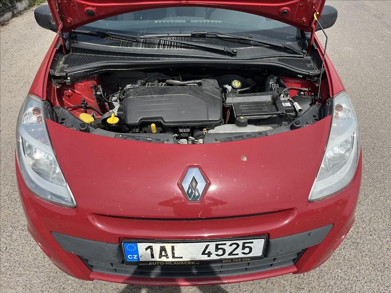 Renault Clio 1,2 i 48 KW ČR  STK 11/27 - fotka 23 z 29