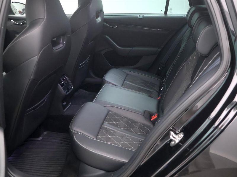 Škoda Octavia RS 2,0 TDI  147kW DSG 1.Maj. D - fotka 15 z 45
