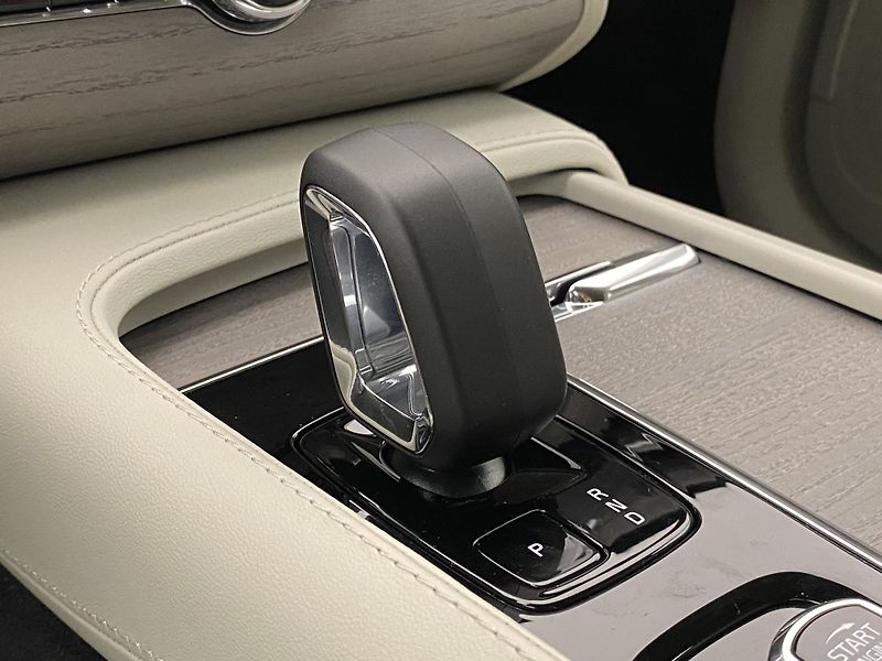 Volvo XC90 B5 AWD BRIGHT PLUS AUT CZ 7m - fotka 28 z 64