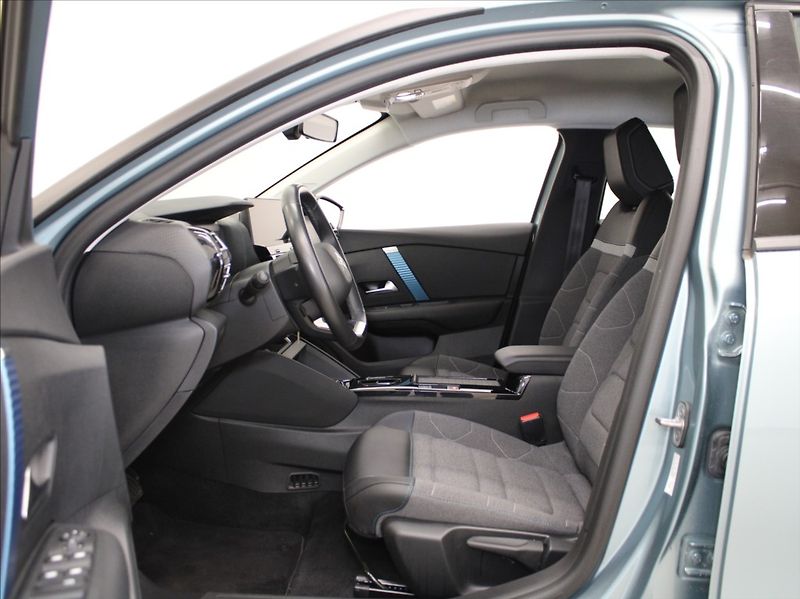 Citroën ë-C4 0,1 46kWh Shine NAVI Záruka ČR - fotka 6 z 23