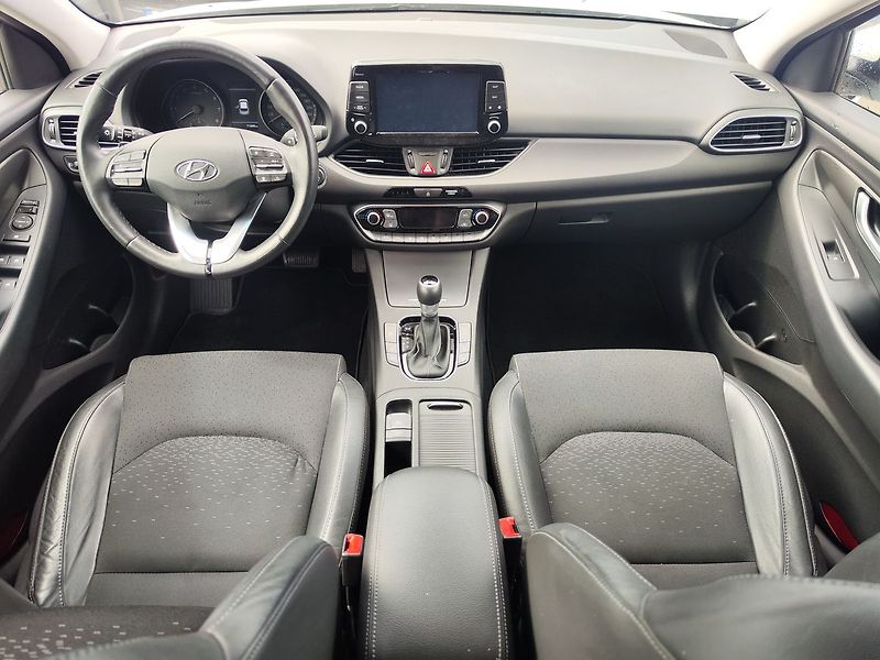 Hyundai i30 1.4 T-GDI/103kW Style Premium - fotka 14 z 38