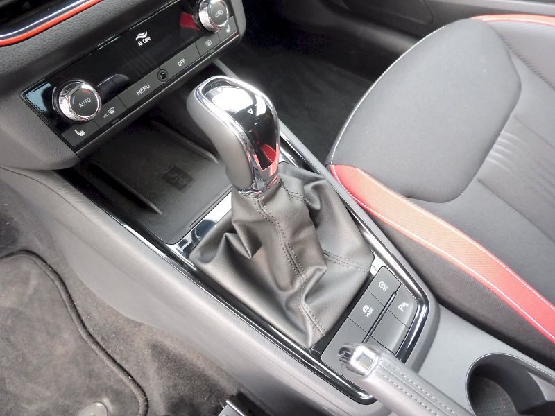 Škoda Kamiq (2022) Monte Carlo 1,0 TSI 81kW DSG - fotka 18 z 30