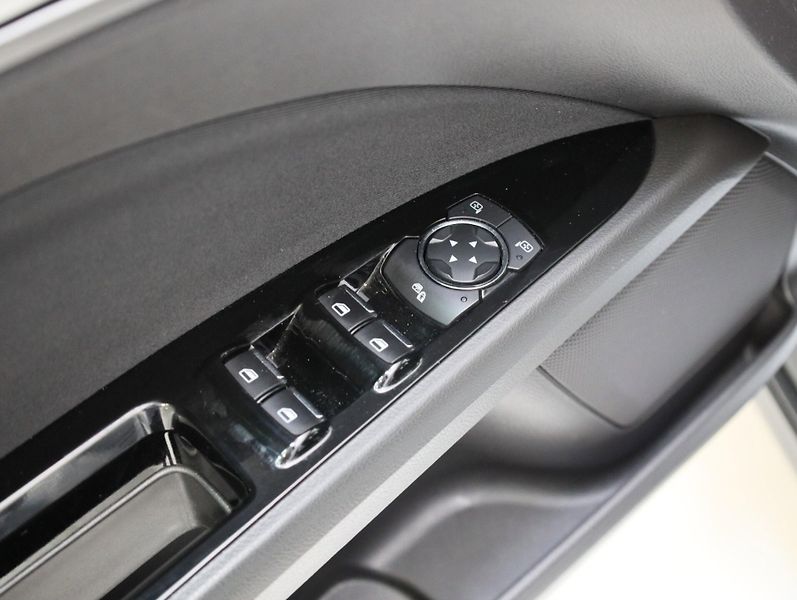 Ford Mondeo (2019) 110kW, AT8, navi, winter paket - fotka 19 z 20