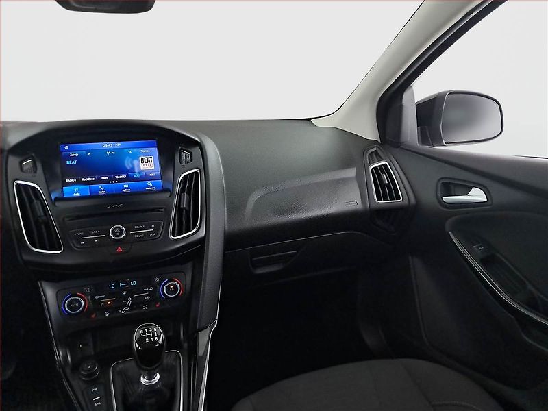Ford Focus (2016) 2.0 TDCi, ČR,1.maj, Xenony - fotka 8 z 22