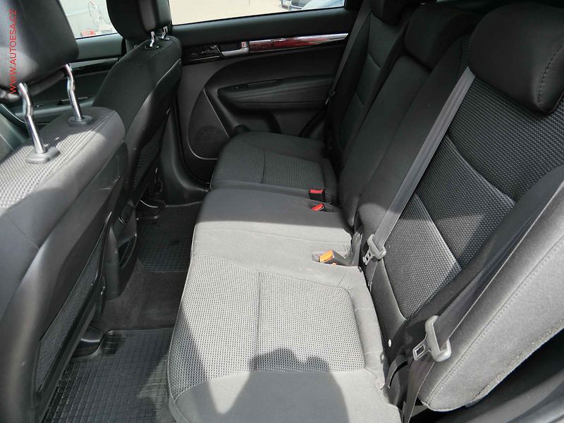 Kia Sorento (2015) 2.2CRDi, 2.maj,ČR, AT - fotka 10 z 28