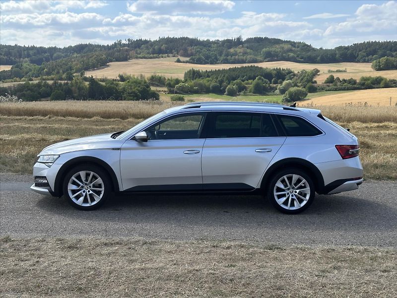 Škoda Superb 2,0 TDI 140kW DSG Scout 4x4 CZ - fotka 4 z 39
