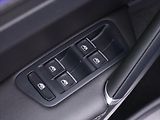 Volkswagen Golf R 2,0 TSI 228kW 4M DSG Virtual - náhled 17