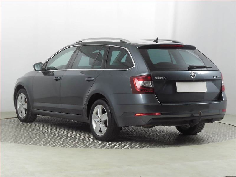 Škoda Octavia (2019) 2.0 TDI, Automat, Navi - fotka 4 z 19