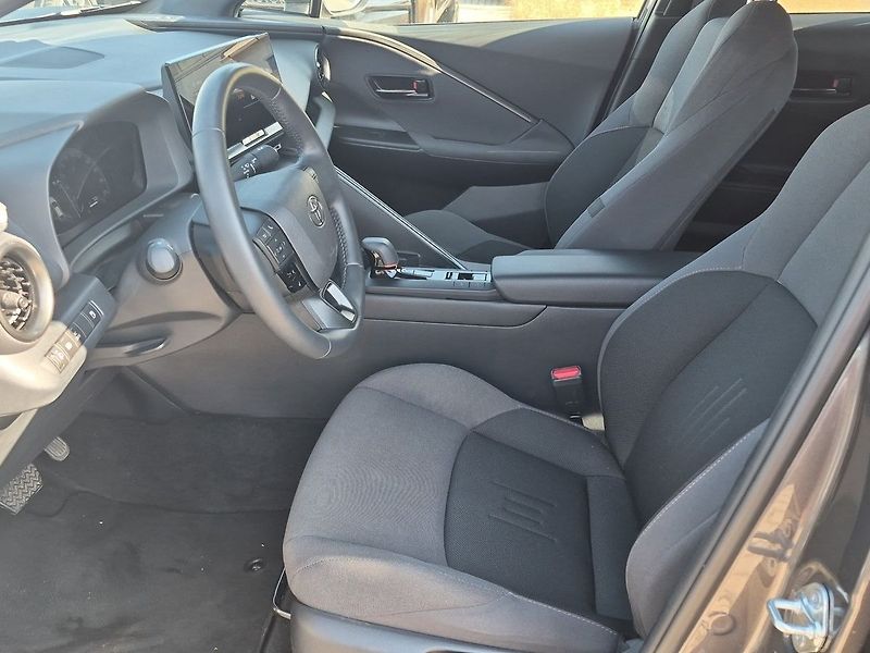 Toyota C-HR 2.0L PHEV CVT Style - fotka 9 z 26