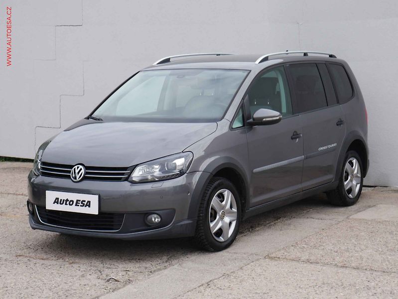 Volkswagen Touran (2015) 2.0TDi 7míst, Bixenon - fotka 3 z 16