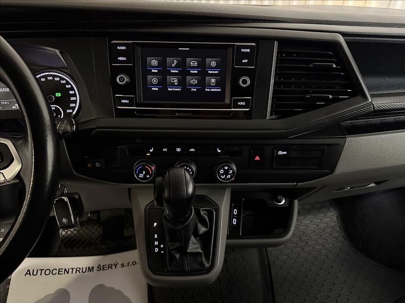 Volkswagen Transporter 2.0TDI 110kW DSG KOMBI 1M - fotka 19 z 39
