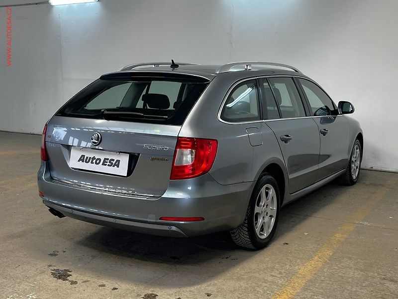 Škoda Superb (2010) 2.0 TDi, STK3/28 - fotka 4 z 16