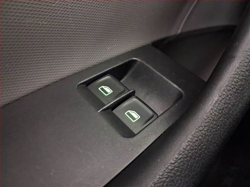 Škoda Rapid (2014) Spaceback 1.2 TSI, ČR,1.maj - fotka 15 z 15