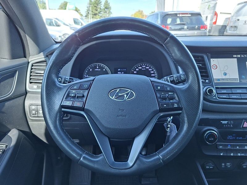 Hyundai Tucson 1,7 D 116k M6 - fotka 16 z 24