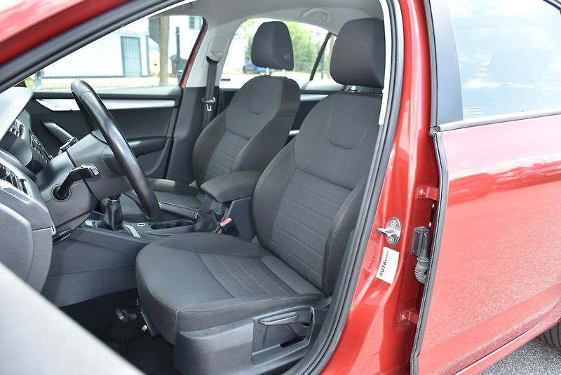 Škoda Octavia (2015) Elegance 1.8 TSI 132 kW - fotka 23 z 31