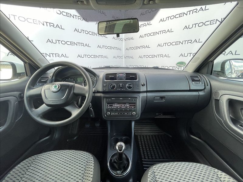 Škoda Fabia 1,2 tsi 63kW Family servisován - fotka 15 z 21