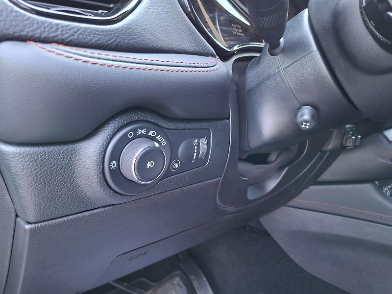 Dodge Durango (2023) 5,7L V8 4x4, Max výbava, tažné - fotka 20 z 35