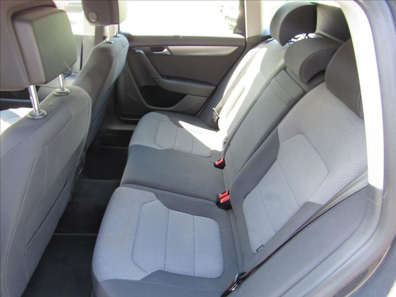 Volkswagen Passat 2,0 TDI 125kW DSG - fotka 10 z 37