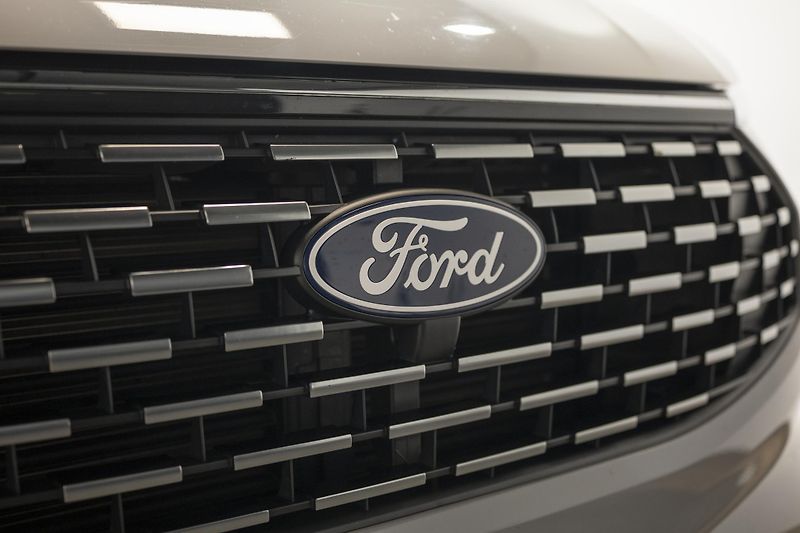 Ford Tourneo Custom 2.0 EcoBlue 125 kW 4x4 - fotka 45 z 53
