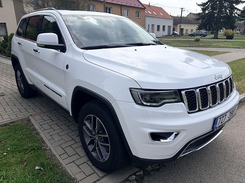 Jeep Grand Cherokee 3.0 V6 CRD 184KW - fotka 2 z 47