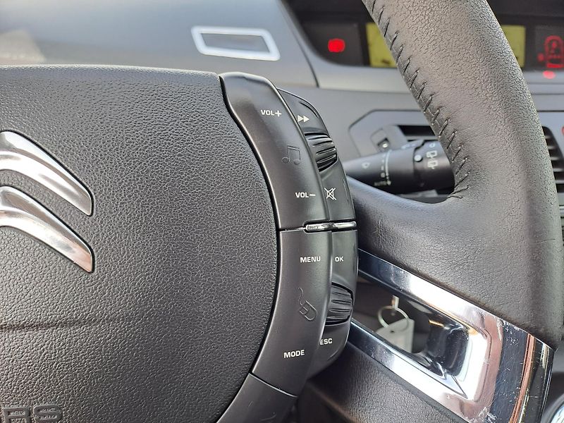 Citroën C4 Picasso (2012) 1.6 HDi SERVISOVANÝ VŮZ - fotka 18 z 29