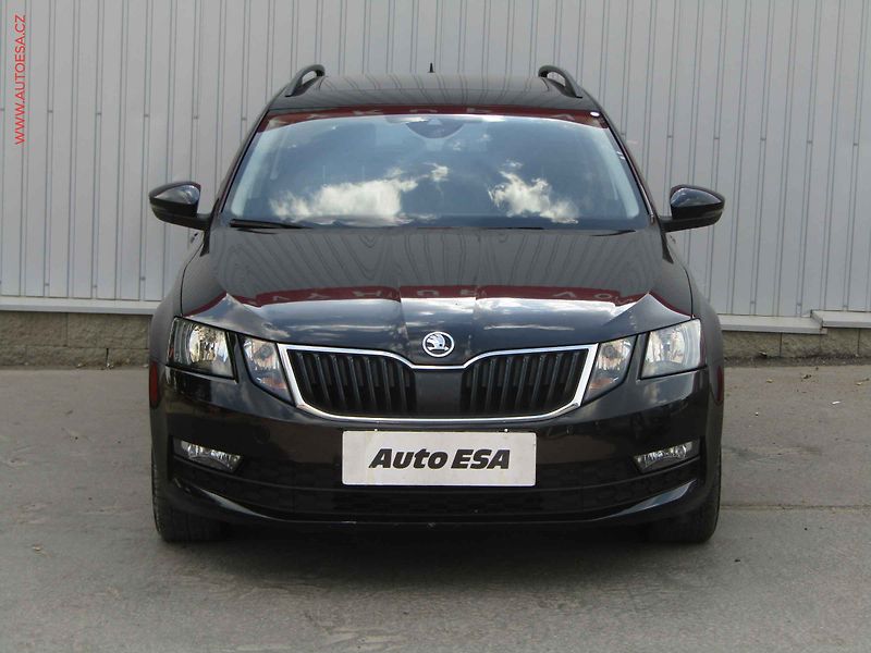 Škoda Octavia (2017) 1.6 TDi, Ambiente, DSG, panor - fotka 2 z 21