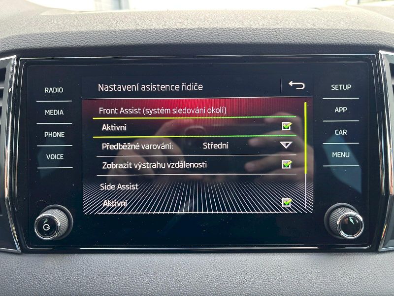Škoda Karoq (2020) 1.5 TSI 110kW Sportline DSG - fotka 15 z 35