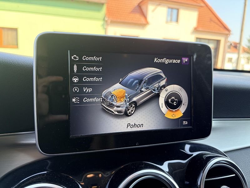 Mercedes-Benz GLC 220D 4MATIC - fotka 35 z 49