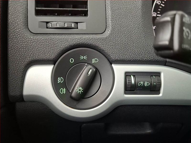 Škoda Octavia (2011) 2.0 TDI, Automat, Navi - fotka 16 z 18